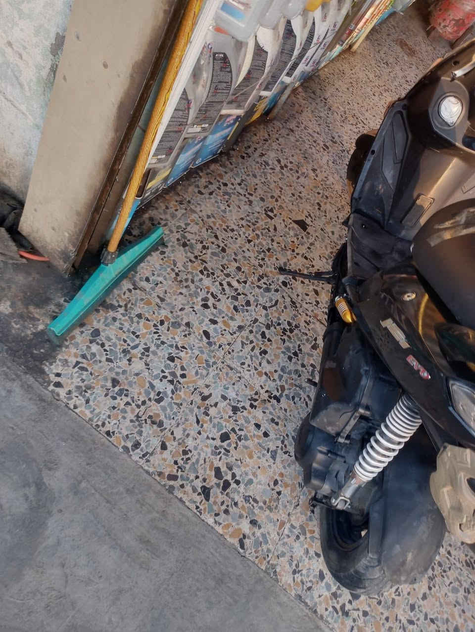 يالله شباب السلام عليكم دراجه سايم  دبلين معروض للبيع الدراجه نضيفه محرك اكسل كله نضيف تجي جيك تمام السعر 475الف وبيه مجال مكان الرمادي شارع 60 الموشراي ليدخل الاستفسار علئ هاذ الرقم ***********بي واتساب كل الهلا
