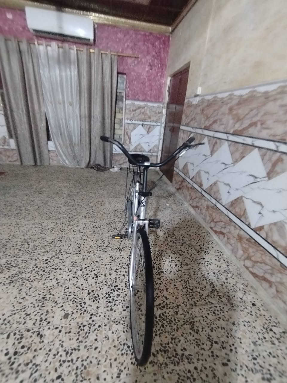 سلام عليكم  شباب بيسكل البيع  ويرهم مراوس سعر90وبيه مجال


**إذا كنت صاحب هذا الإعلان وتريد حذفه لأي سبب، رجاءا أرسل رسالة إلى الدعم الفني**