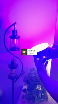 شاحن شمسي • يشحن بطاريات • بسمايا