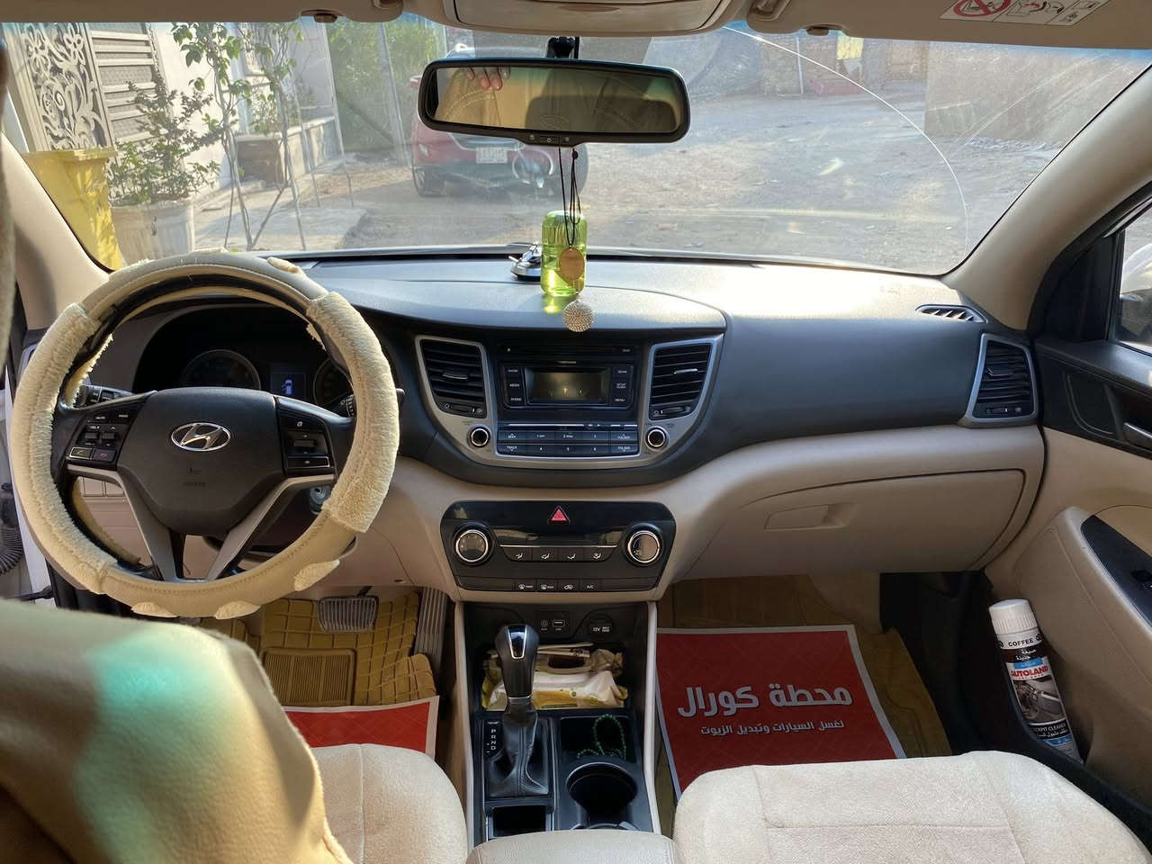 توسان خليجي لون ابيض موديل 2018 بدون حادث مكفوله كفاله عامه من الضربه او الصبغ
مواصفات الخليجي معروفه 
ماشيه 150 كيلو سيارة بيت و كل ادامتها و صيانتها عند الوكاله الرسميه و رقمها اربيل الجديد ب اسمي. مكان السياره كربلاء السعر 185 و بيها مجال بسيط للشراي رقمي وتساب ***********
