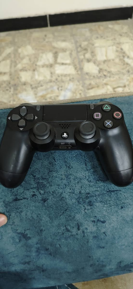 يو بي إس 1500 بطارياته تعبانه وجوستك 4 اصلي اثنينهن ب50
رقمي ***********
