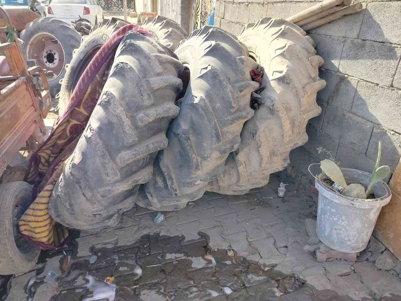 السلام عليكم غراض تفصيخ عنتر للبيع العنوان ميسان العماره حي العسكري الاتصال على الرقم ***********
