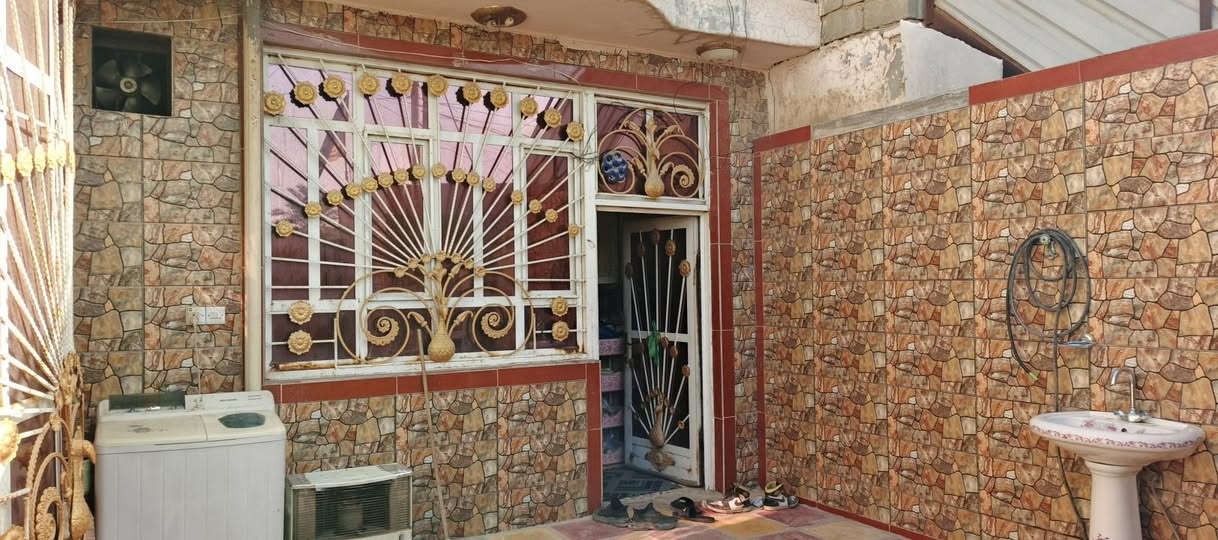 يا الله عرض مميز
سلام عليكم بسعر مغري 
بيت للبيع 220متر طابو صرف 
الوجها 11 والنزال 20 
خدمات كامله 
غرفتين نوم وستقبال وحمامات داخليه وخارجية وكراج مال سياره 
مقابيل ساحه 
العنوان حله ابو غرق بحي السلام 

السعر والتفاصيل أكثر خاص او الاتصال على الارقام او المراجعه مكتب الرحمن حله شارع 100 
#ملاحظة# لمن يرغب في
 عرض عقار او ارضه طابو صرف او طابو زراعي عليه مراسلتنا او الإتصال
***********
***********
