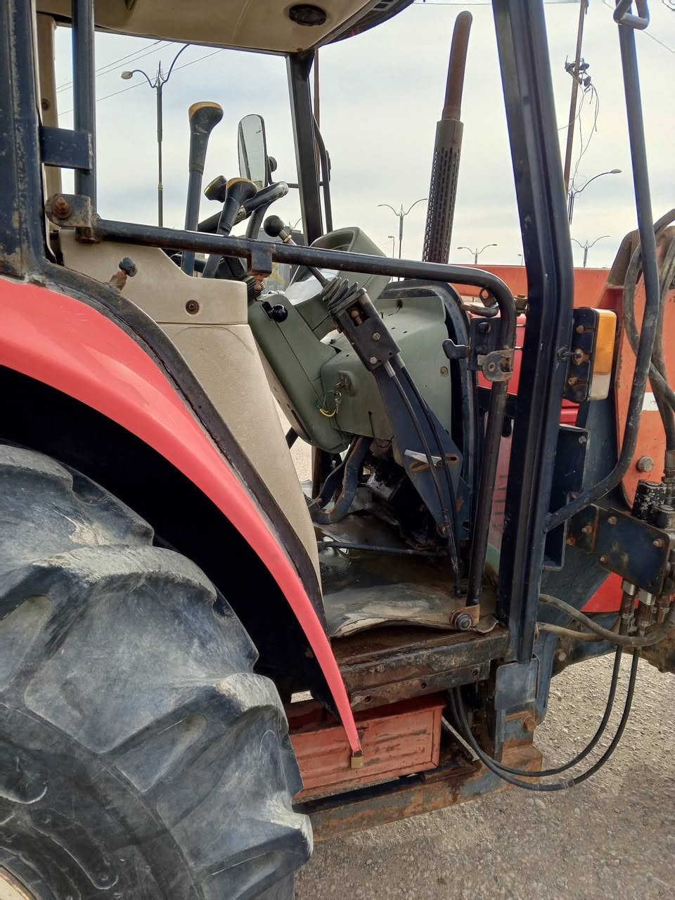 السلام عليكم عندي تلكتر نوع برونيسون كيله بلادي موديل 2008 رقم بابل ألماني شرط التحويل گير ومحرك واكسل شرط سعره 85ورقه وبي مجال الاتصال على رقم ***********
اتصال واتساب فقط تعاليق مااجاوب
