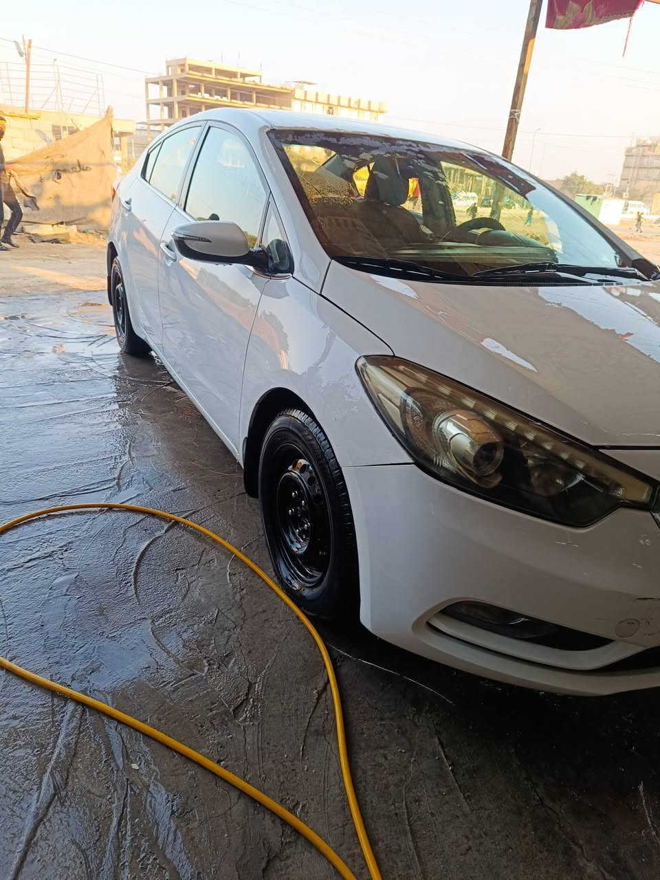 السلام عليكم كيا سيراتو موديل 2015لد أمامي وخلفي بيه 4قطع صبغ ومكانات بارد السعر105مكاني نجف غير متواجد عل فيس ***********
