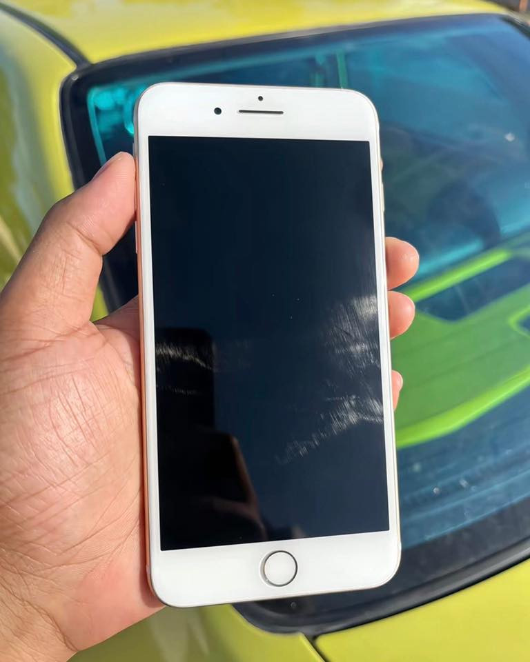 السلام عليكم للبيع ايفون 7بلاص ذاكره 256مبدل بطاريه وشاشه وكاله بطاريه 100 لون رصاصي الاتصال على الرقم ***********
