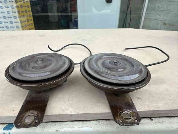 هورنات سيدان فيشة سودة 
مكاني النجف 
***********
توصيل موجود 
شرط الدكة مالتهم توصل للموصل 🫡
