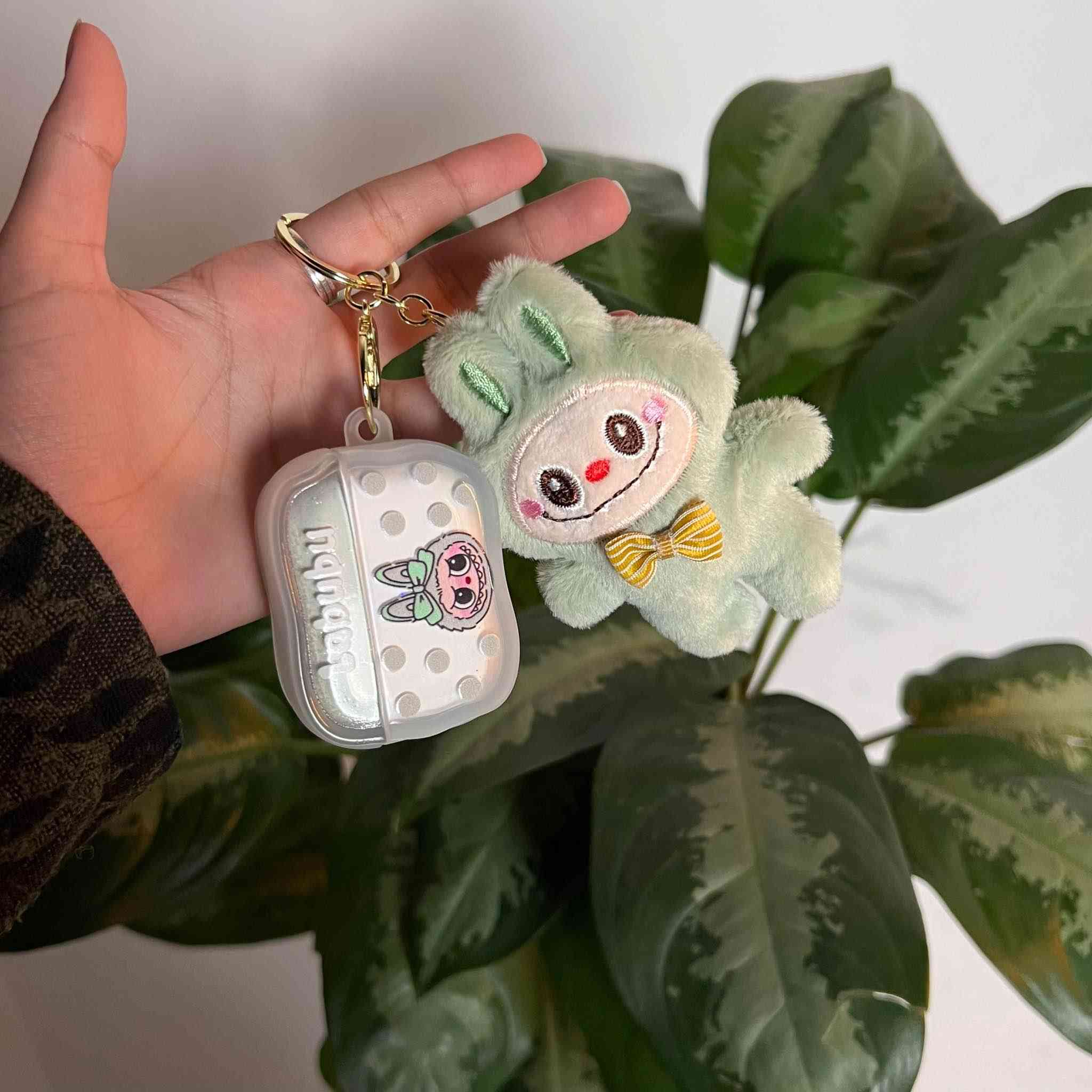 🧸 ترند لابوبو وصل! سماعات Labubu اللاسلكية (موديل GT-21) مع ميدالية كيوت ✨
الآن الأناقة والتقنية اجتمعت في مجموعة واحدة! استمتع بصوت نقي مع ألطف تصميم لشخصية Labubu الشهيرة، مع ميدالية دمية "فرو" هدية.
🌟 مميزات المجموعة:
• سماعات ذكية: تعمل تلقائياً بمجرد فتح غطاء علبة الشحن، وتفصل عند إرجاعها للعلبة.
• دمية Labubu الميدالية: ميدالية "Plush" ناعمة وعالية الجودة مع تعليقة معدنية متينة للمفاتيح أو الحقيبة.
• تصميم كرتوني أيقوني: مستوحى من الشخصية الأكثر شهرة حالياً، بتفاصيل دقيقة وألوان جذابة.
• استخدام مريح: سماعات خفيفة الوزن ومناسبة للاستخدام اليومي الطويل.
• هدية مثالية: تناسب جميع الأعمار وتأتي بأنماط متعددة لتناسب ذوقكم.
📦 محتويات العلبة:
• سماعتان أذن لاسلكية (يسار ويمين).
• علبة شحن بتصميم Labubu المميز.
• دمية Plush (فرو) مع ميدالية تعليق.
• تغليف أنيق ومميز.
💰 السعر: 20 ألف دينار فقط!
🚚 أجور التوصيل:
• بغداد: 3 آلاف دينار فقط.
• كافة محافظات العراق: 5 آلاف دينار فقط.
للحجز أو الاستفسار، راسلونا الآن عبر رسائل الصفحة! 📩 بغداد, العراق


**إذا كنت صاحب هذا الإعلان وتريد حذفه لأي سبب، رجاءا أرسل رسالة إلى الدعم الفني**