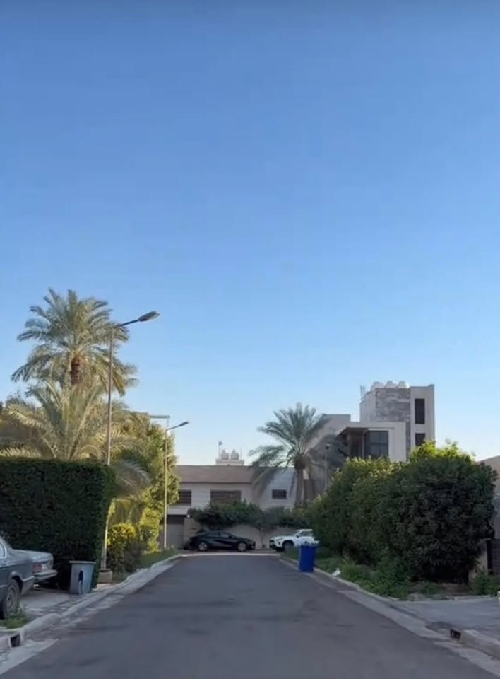 قطعه ارض
للبيع موقع مميز في الحارثيه بين شارع الزيتون قريب جدا مقابيل الزوراء  وشارع الكندي داخل فرع مطعم ستي سنتر 
المساحة ١٣٥ متر
الواجهة ٤,٥ متر
للاتصال
***********
