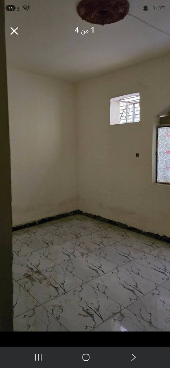 السلام عليكم
بيت ١٠٠ متر خلفي للبيع طابو صرف
التفاصيل : 
العنوان / حي الخضراء خلف عماره الخضراء
بناء البيت طابوق حصرا
يحتوي ع غرفتين ، صاله ، مطبخ ، صحيات ، منور
عرض الدربونه متر ونص 
البيت كامل مكمل تجي تغسل وتكعد بيه
للاستفسار اكثر اتصال على *********** ناصرية, ذي قار
