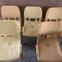 كرسي • للبيع • أثاث