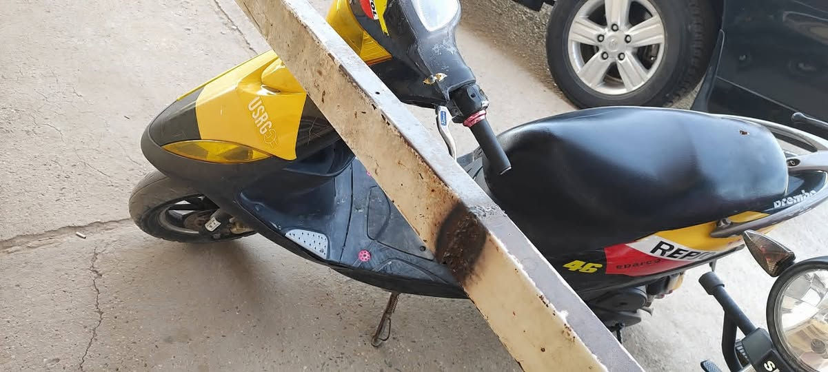 السلام عليكم 
ماكس عدله . مفتوحه . دراجه وين ميعجبك اطلع بيها . نكره سلف . هندر . كهربائيات شغاله كلها . عوزها غسله وترتيب بسيط 
مكانها بابل القاسم 
سعر 350 وبيها مجال 
***********
