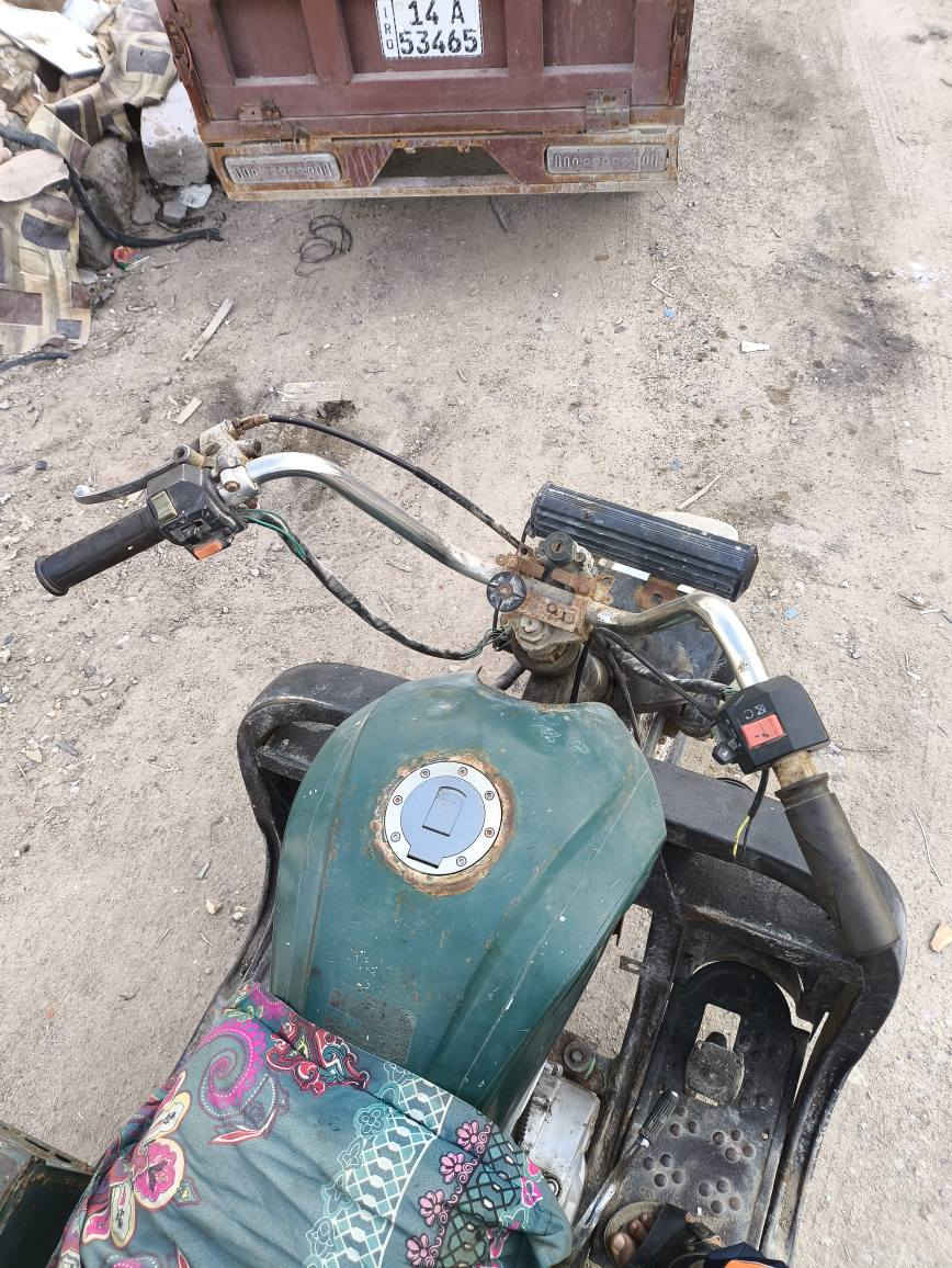 ستوته همر محرك نضيف 200 كهربائيات شغاله نكره سلف اكسل لطش جديد بدي نضيف موجود تحويل.     *********** ابو الخصيب, البصرة
