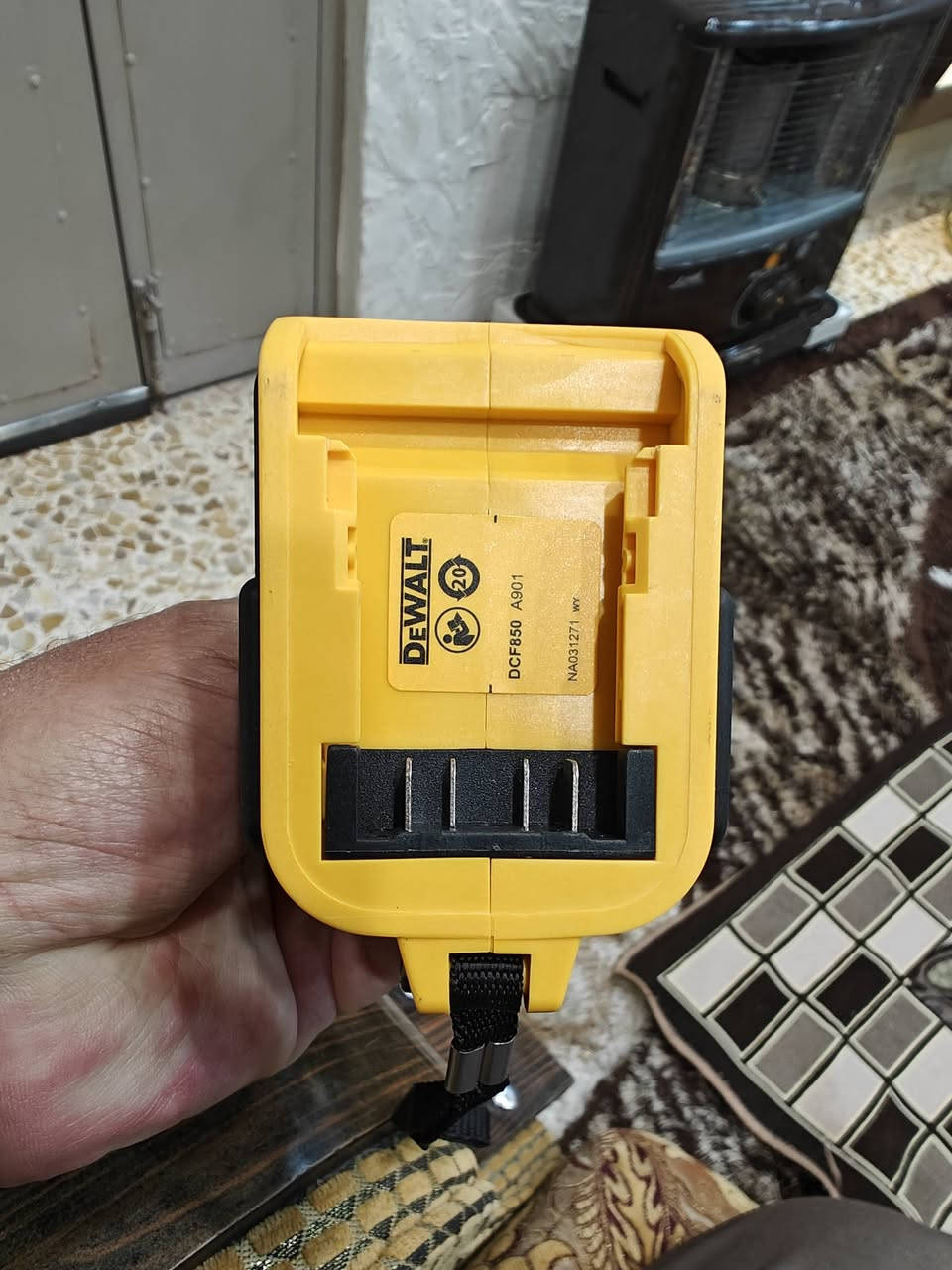 للبيع دريل انباكت ديولت فقط بطاريه معاه بدون شاحنه السعر 60 قفل للتواصل ***********
