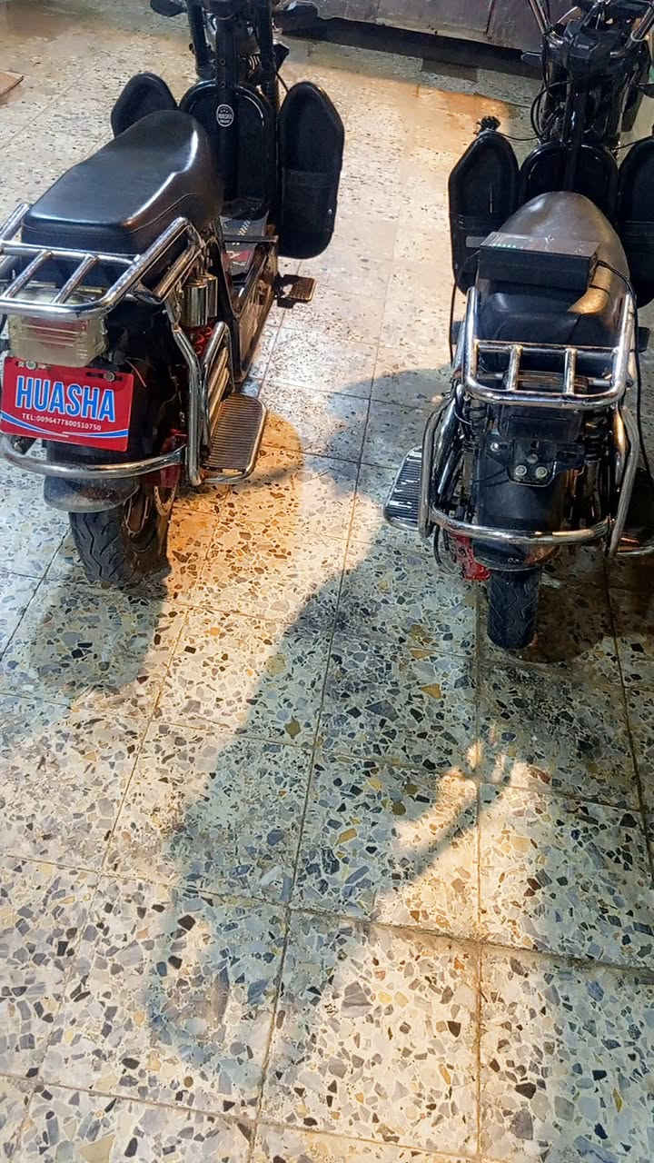 ماطورين شحن  للبيع  واحد  موديل  23 وثاني  24  سعرها واحد 400 وبي مجال قليل  الاستفسار على رقم  ***********
