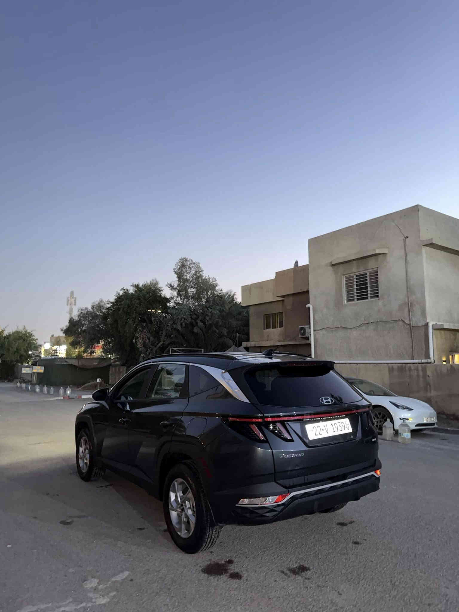 توسان للبيع
موديـل 2023
ماشية 8mi يعني زيرو
محرك 2400
دخول جديد
فول مواصفات عده فتحه
حادثها بابتين صبغ وقطع 
وحده كلير 
سعر : 182 ورقة
مكان : بغداد زيونة
رقم : ***********
