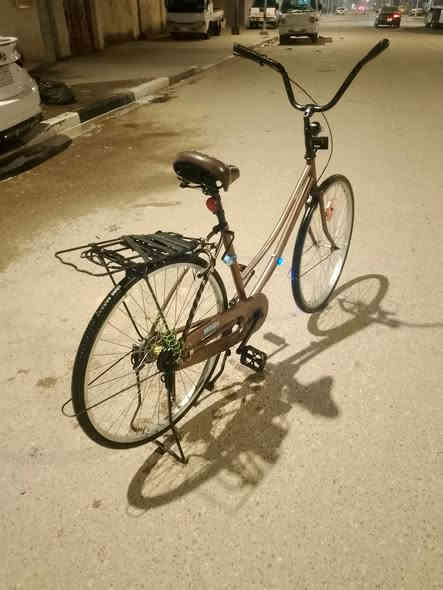 بايسكل للبيع  بناتي حجم 26  وماناقصه شي غراضه موجوده لون ككاوي 🤎 سعر 105  وبي مجال  البايسكل نضيف مديل 2016  مكاني بصره زبير حي الريسز للتواصل *********** واتساب او ماسنجر
