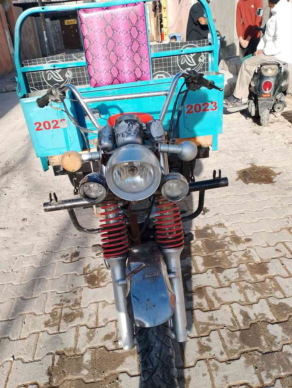 سلام عليكم ستوته للبيع موديل 20 ستوته خير من الله أوراق كامله ركبه مابيها الحيم المكان حي أور سبع قصور سعر مليون 150 رقم انتصال ‏‪***********‬‏
