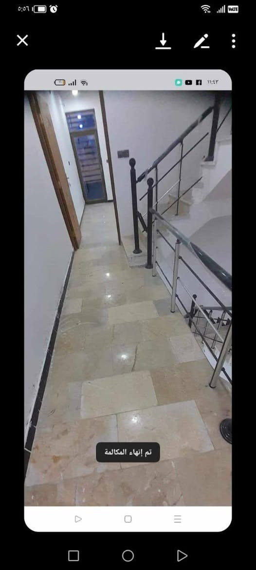 مشتمل مساحة ٧٠م واجهه ٣/٥×٢٠م بناء درجه اولى حديث طابقين ثلاث نوم استقبال مطبخ خدمات الطالبية قرب كليه الاداره والاقتصاد 
مكتب الشعب للعقار الشارع المقابل لمطعم حجي عادل ومصور الكنز هاتف ***********
