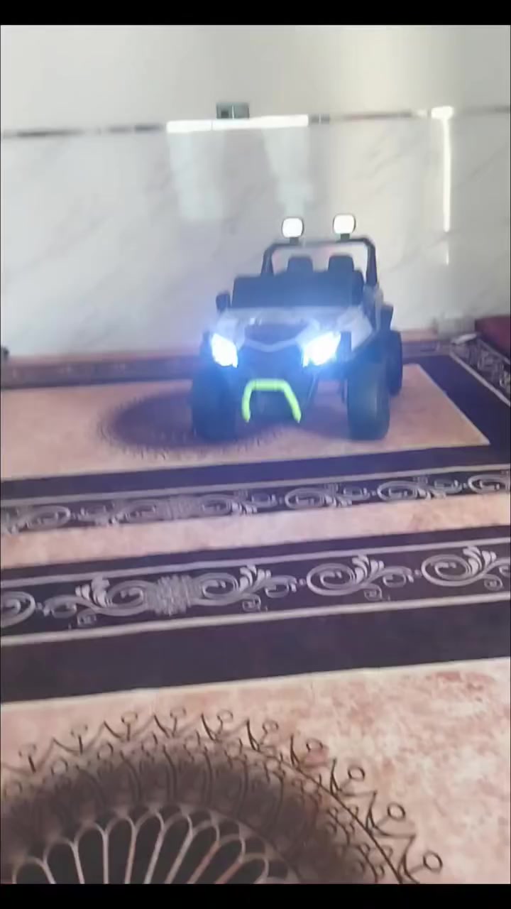 سيارة اطفال نظيفه استعمالهه  قليل، تشتغل على الريمونت وايضا بيهه تحكم ذاتي، للبيع ب120 ألف.

للاستفسار الاتصال على الرقم / ***********.
