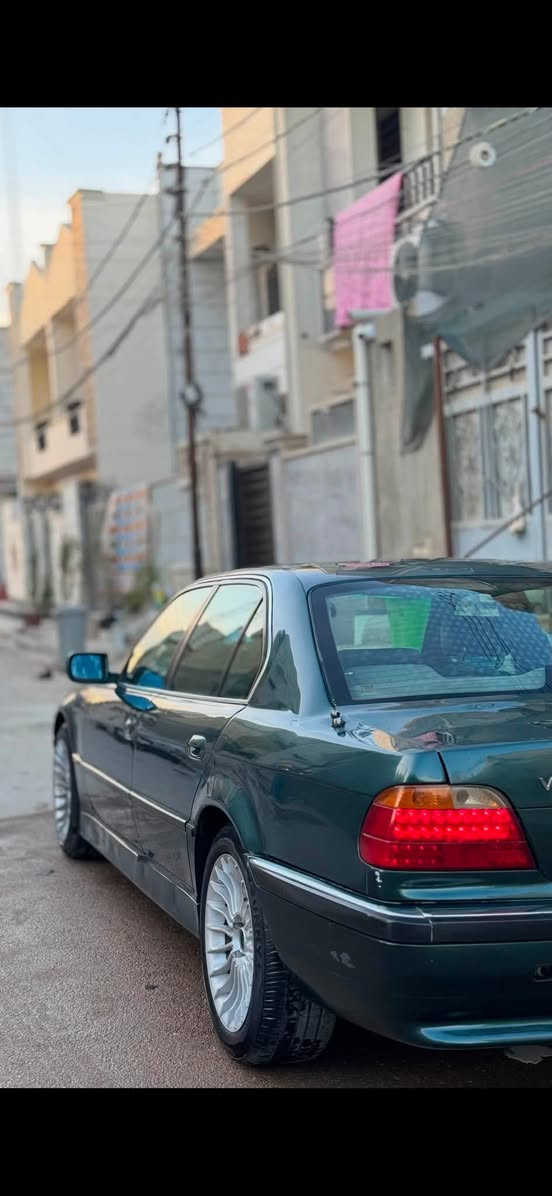 للبيع او للمراس 740i BMW E38 موديل 1996 محرك 8 سلندر 4000cc السياره جاهزه من جميع النواحي نقصهه فقط طوافه بانزين وabs تبريد شغال مكان السياره بغداد  سعر السيارة 80ورقه بيهه مجال بسيط هاتف ‭***********‬
