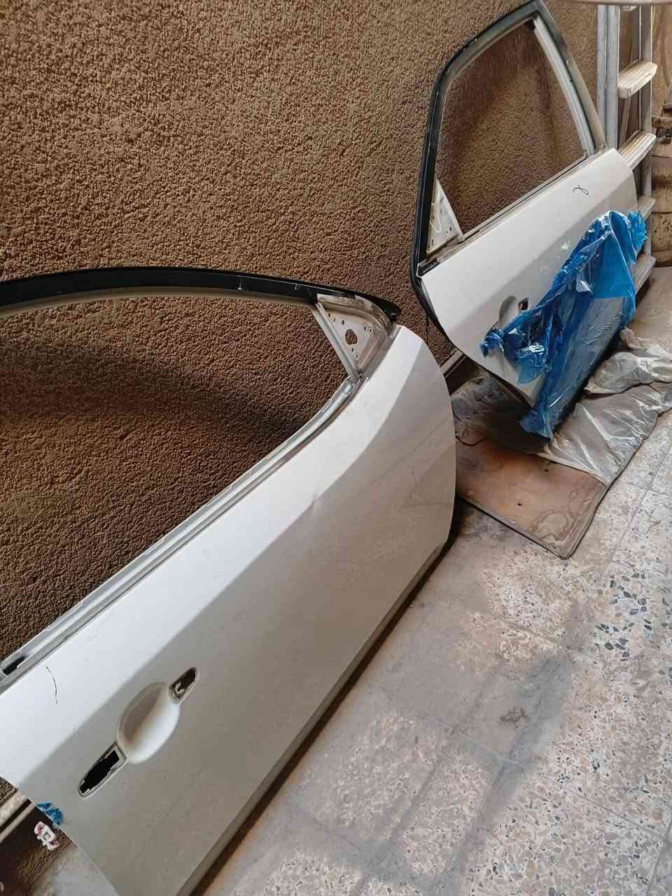 متوفر بيبان امامي خلفي جهة العبري خليجي ابيض نظاف جدا ماعدا رصعة بالباب الامامي اثر تحميل سعر الباب الواحد 200 الف مكان بغداد بياع اتصال ***********
