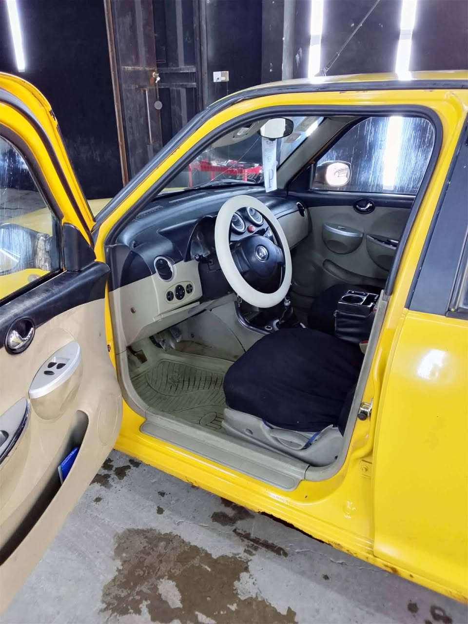 السلام عليكم شباب ليفان مستر بين 320 للبيع كير ومحرك نضاف طخم جديد هيئه عليها مال سنه وشويه غرامات صفر سنويه 26 كابون بيها رقم بغداد مشروع وطني
***********
