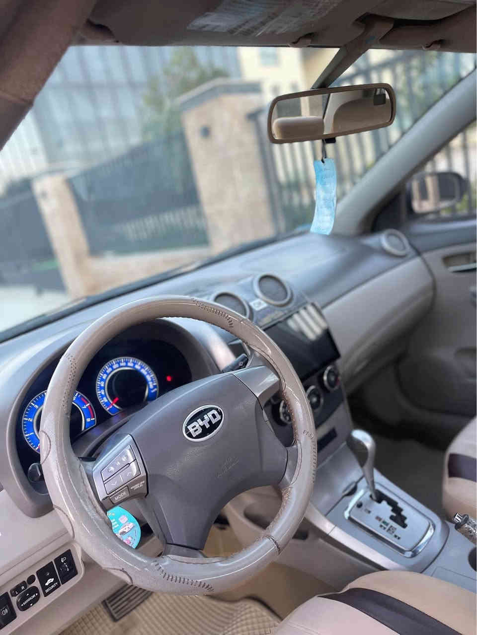 ز(***********)(***********) سعري( 55 )گه لا :
بيوادي 2014 سي پا رچه و په له يك گيرو مه كينه تبريت 
به شرت  شوين سليماني السليمانية, العراق
