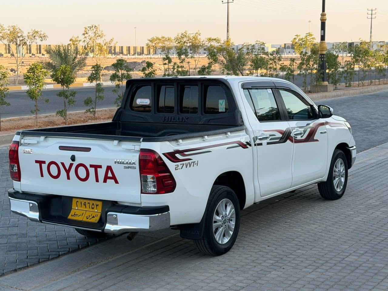 هايلوكس 2021 كفاله عامه حتئ من البارد  السعر 238وبي مجال ساز فول 1/1 بصمه وتبريد كشنات وتبريد قطعتين بيانو بصمه ابواب شاحن لاسلكي مرايات شفط كروس سرعة شاشة كبيره وكامره خلفيه وباقي المواصفات المعروفه سياره جديده كلش تحويل او وكاله سنويه لـ30  للاستفسار***********
