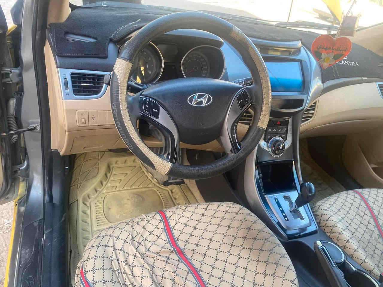 سلام عليكم هونداي النتره للبيع مديل ٢٠١٣بسمي خليجي كير مكينه تبريد تخم تاير جديد حداديه جديده سياره مكانهه كربلاء ورقم كربلاء مكاني حي العسكري العابد بيهه فقط جاملغ مصلح خلف الساق السعر ٩٦وبيه مجال بصيط ***********
