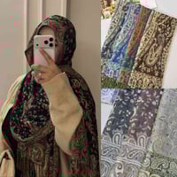 سكارف مطرّز • قطع أخيرة • حلة بابل