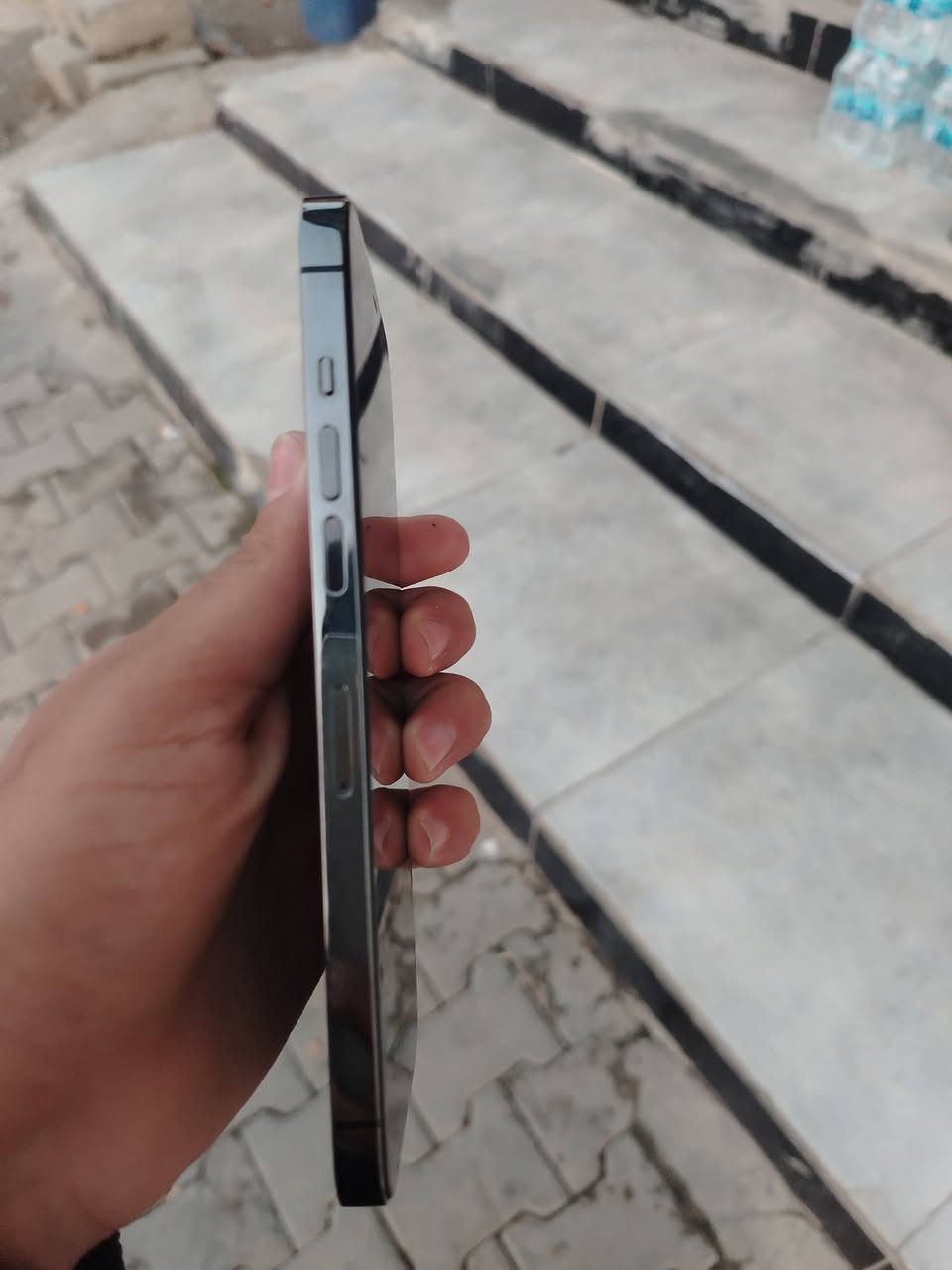 سلام عليكم للبيع ايفون 12برو ماكس جهاز فقط بطاريه مبدل او مكان سم مايشتغل جهاز حيل نضيف مستعجل علبيع 220بي مجال لطيبين***********
