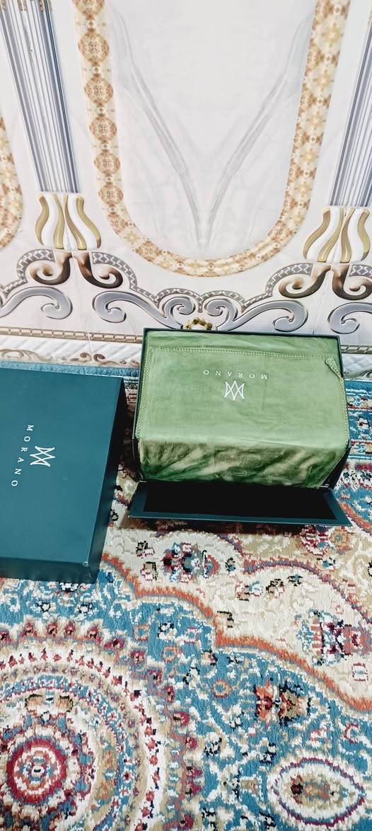 سلام عليكم عندي شاعه الله شاهد مشتريها 150الف والعلبه مالتها فخمة كلش الله شاهد احتاجيت واريد ابيعها حتى الكتلوك مالتها موجود شرط راويها وين ماتريد ماركه. اصليه ***********
