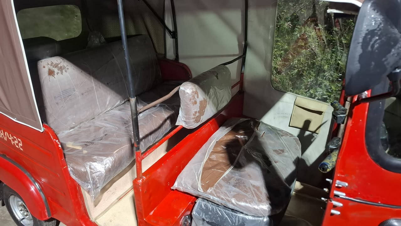 السلام عليكم تكتك ٢٠١٨ مكينة ٢٠ رقم وسنوية تحويل ثاني يوم مصوبغة عام  سعر ٤٩٠٠ وبيها مجال بكان بلديات قرب سوق الميت  رقم *********** ماتواجد على خاص
