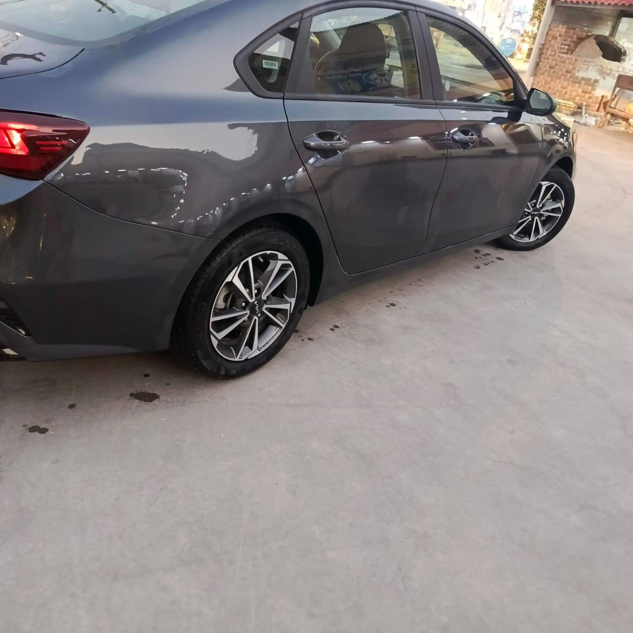 فرتي أمريكا موديل 20023 السيارة جديد بسمي مكانه بغداد بل الكرايعات حدثه خالفي فقط بارد وصبغ دعامي  ماشي 100 ألف السعر 148 وبيه مجال   ***********
