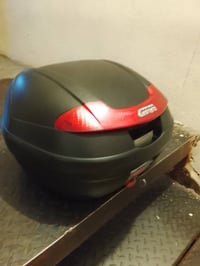 جنطه اصليه وجديده حجم كبير   للبيع سعر 75الف بغداد لأمين ثانيه 0773513...