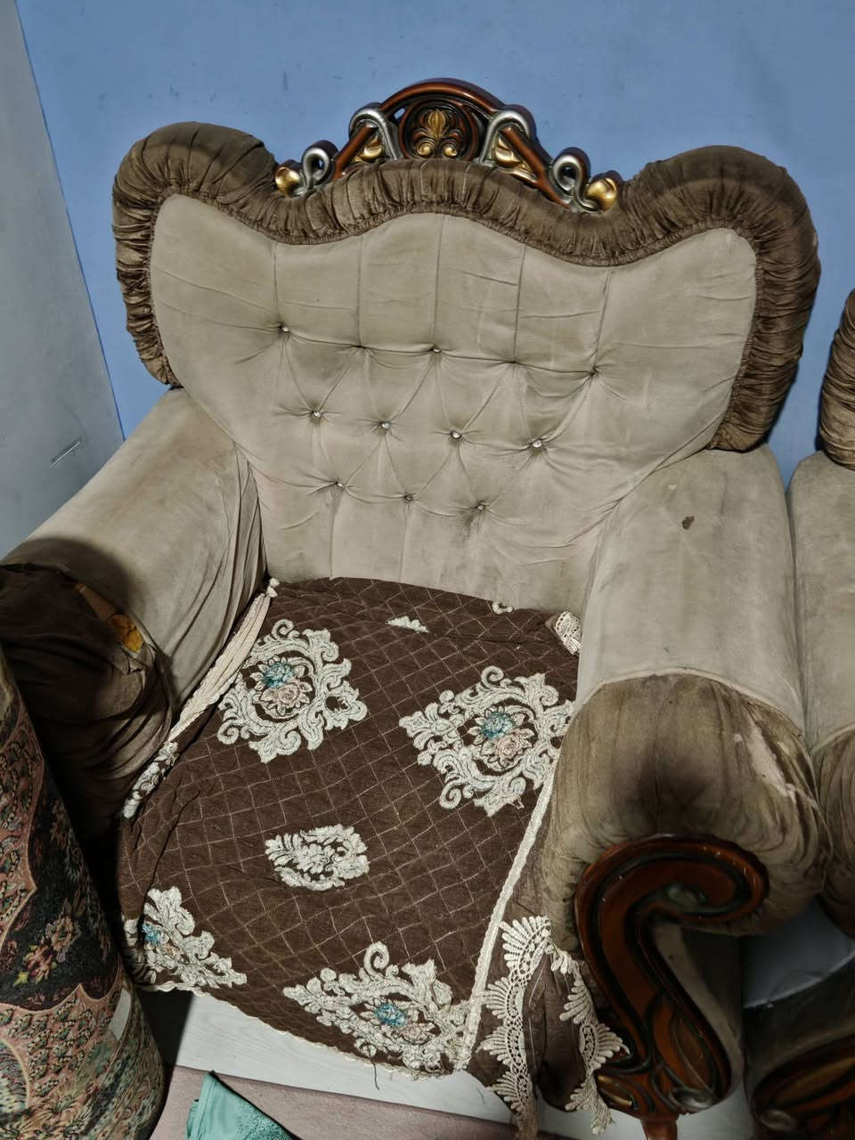 عندي تخم8 مقاعد للبيع
السعر بليرضي بي الله 
مكاني بغداد الحرية


**إذا كنت صاحب هذا الإعلان وتريد حذفه لأي سبب، رجاءا أرسل رسالة إلى الدعم الفني**