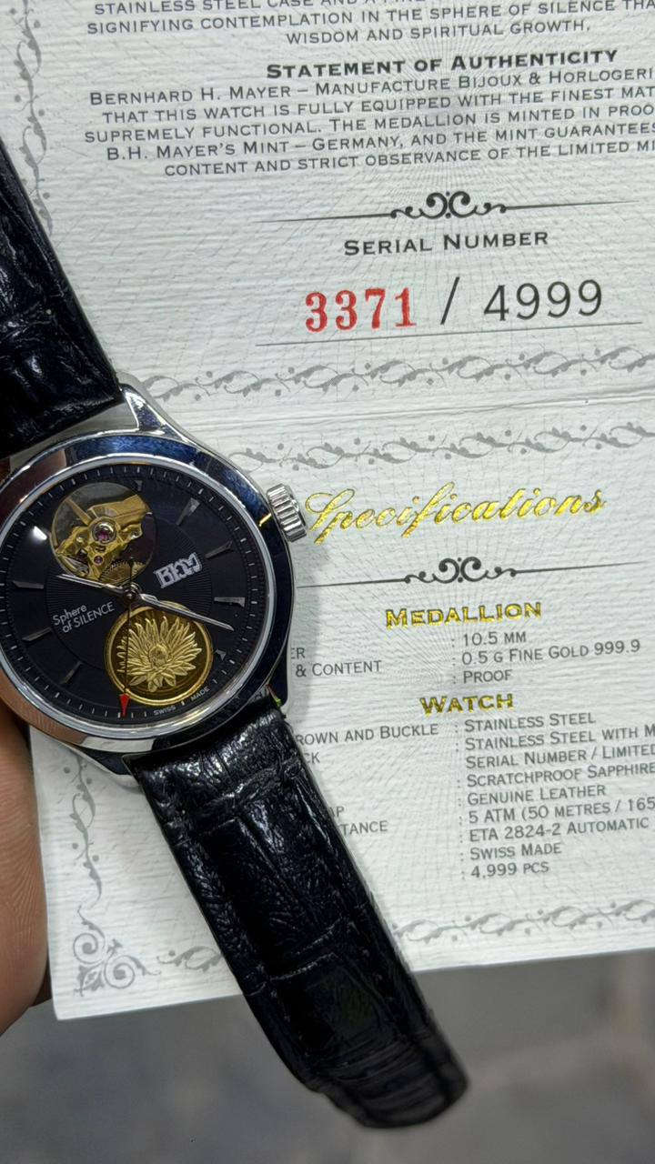 السلام عليكم 
Sphere of Silence         
 Bernhard H. Mayer 
ميدالية ذهب 24 
قطر 34 
نظافه ممتازه مع كارت الضمان فقط 
الساعه لمتتد اديشن 
السعر 150$ 
يوجد توصيل ***********
