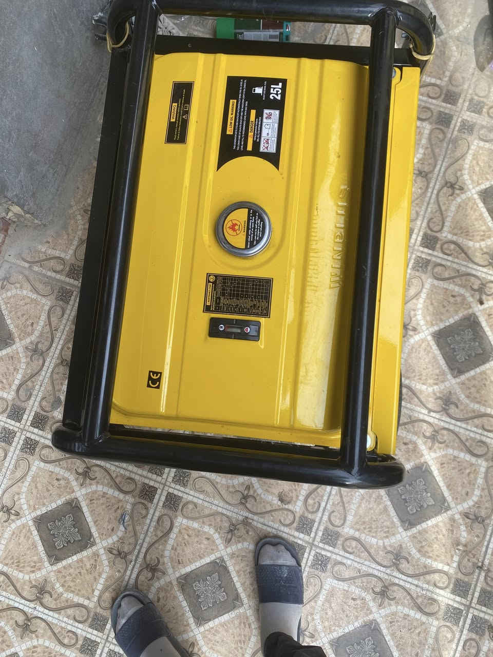 السلام عليكم مولده للبيع ممسخدم ولا ساعه للبيع ٢٤امبير استرا  كوريا  *********** جوه سعرهه أبيع
