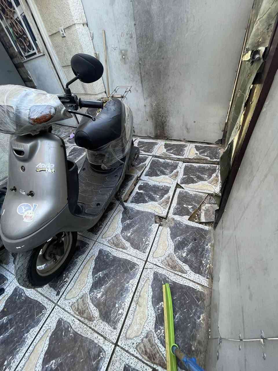 السلام عليكم دراجه يوماها بطه سرعه ٦٠للبيع الدراجه حلوه شلعه ومعدل فول مكينه خرسه ابلاد ممفتوحه شغاله سلف وهندر السعر ١٧٥ قفل قفل الرقم *********** المكان حي الجهاد
