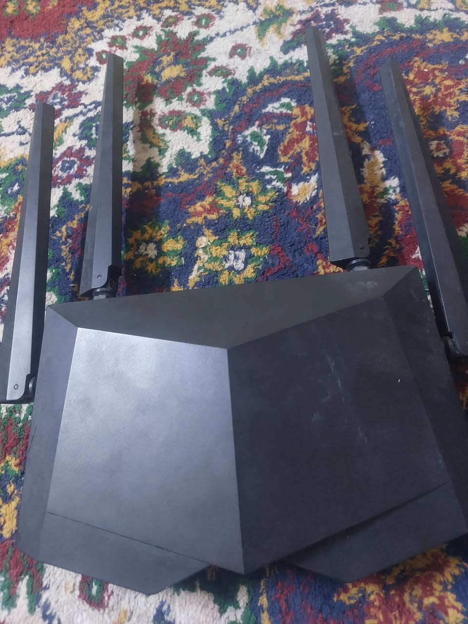 السلام عليكم
راوترات للبيع قيم بلي يرضي الله
***********
