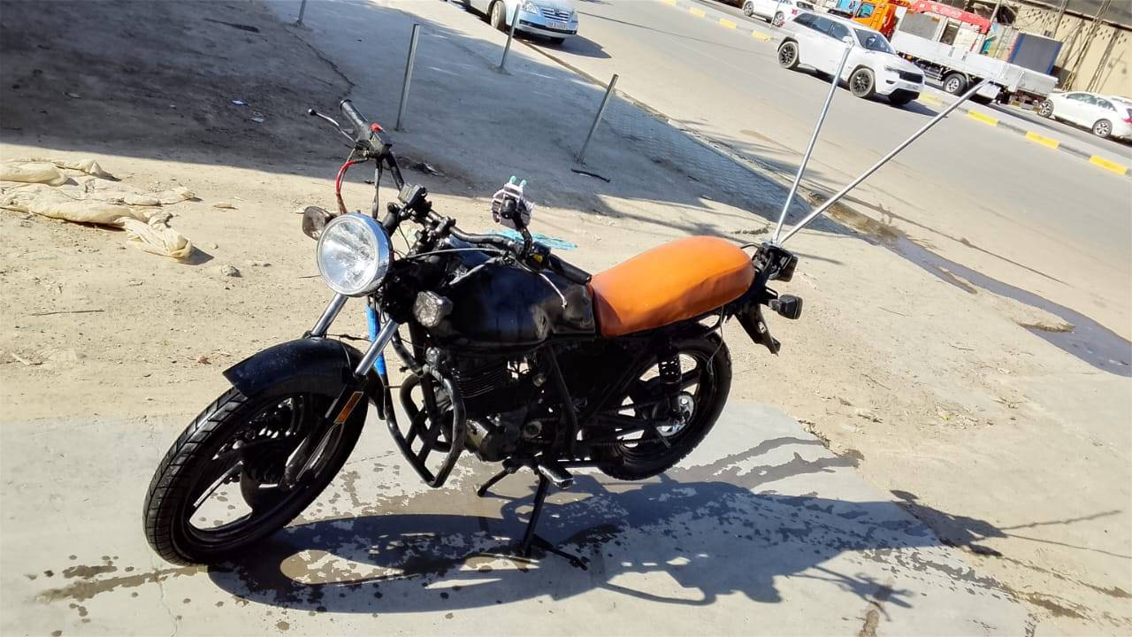 اسلام عليكم اخوان دراجه دايوان مكينه بلادية 150 كور جديد بوشه جديده كلج جديد كله من سيزر سعر 300 بايعلك مكينه
*********** هاذ رقم صاحب الدراجه
