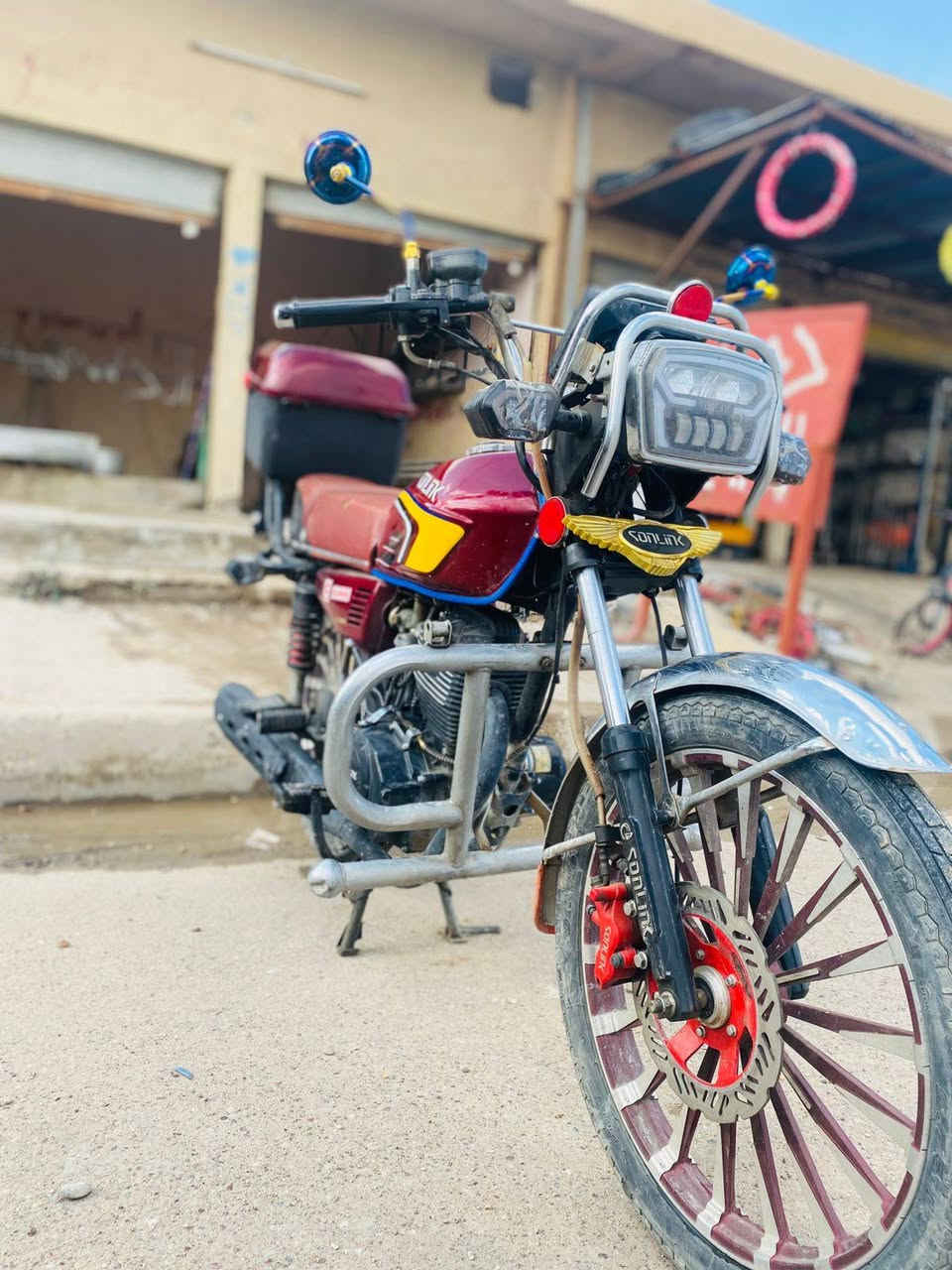 السلامة عليكم موطور البيع سونك موديل 2024نضيف حيل وبرقي واحد متحط علي محرك 200 وراقه بي مكانه الكرمه السعر 750وبي مجال رقم بي وتساب((***********))
