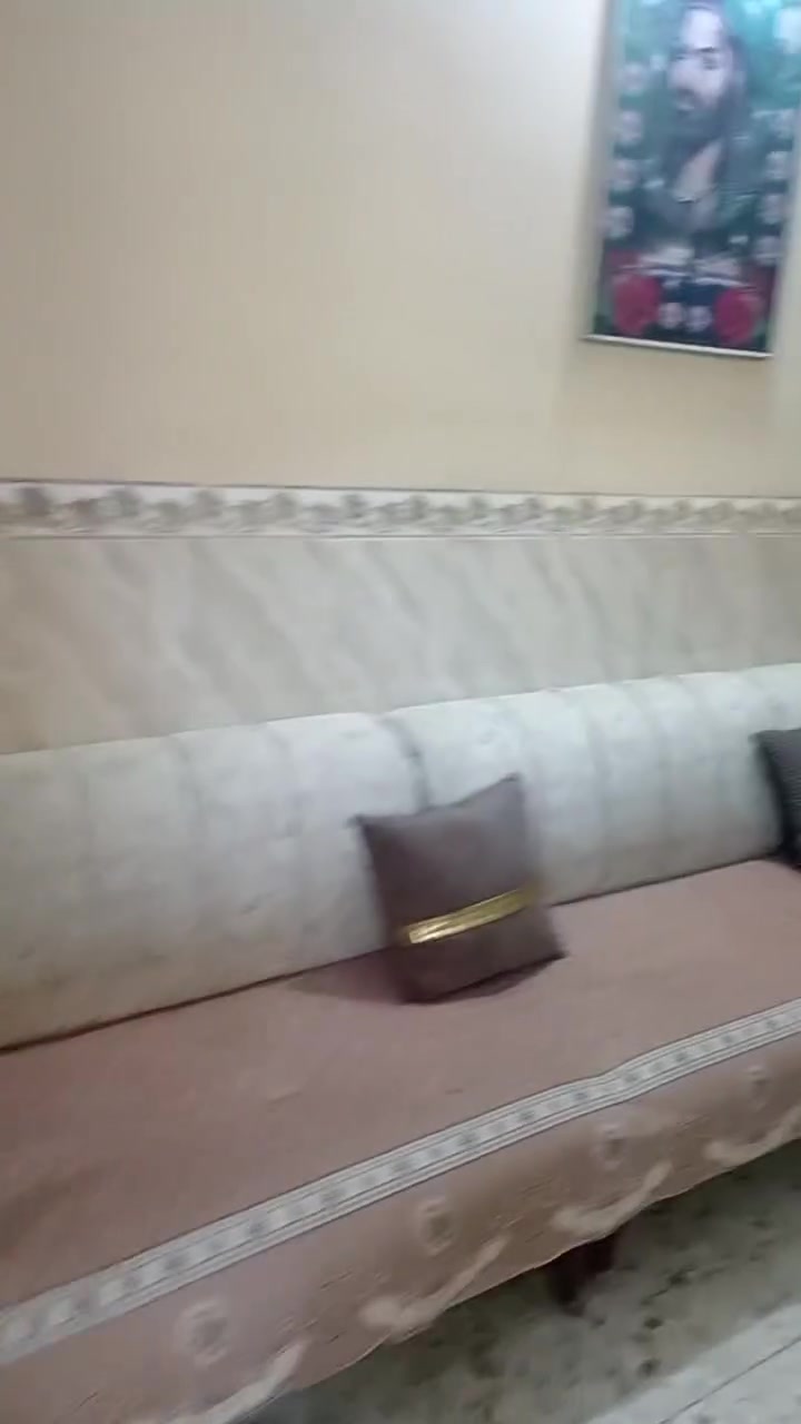دار للبيع المساحه ١٠٠ متر العنوان حي طارق القديم خلف معمل الغاز للاستفسار الاتصال على الرقم
***********
