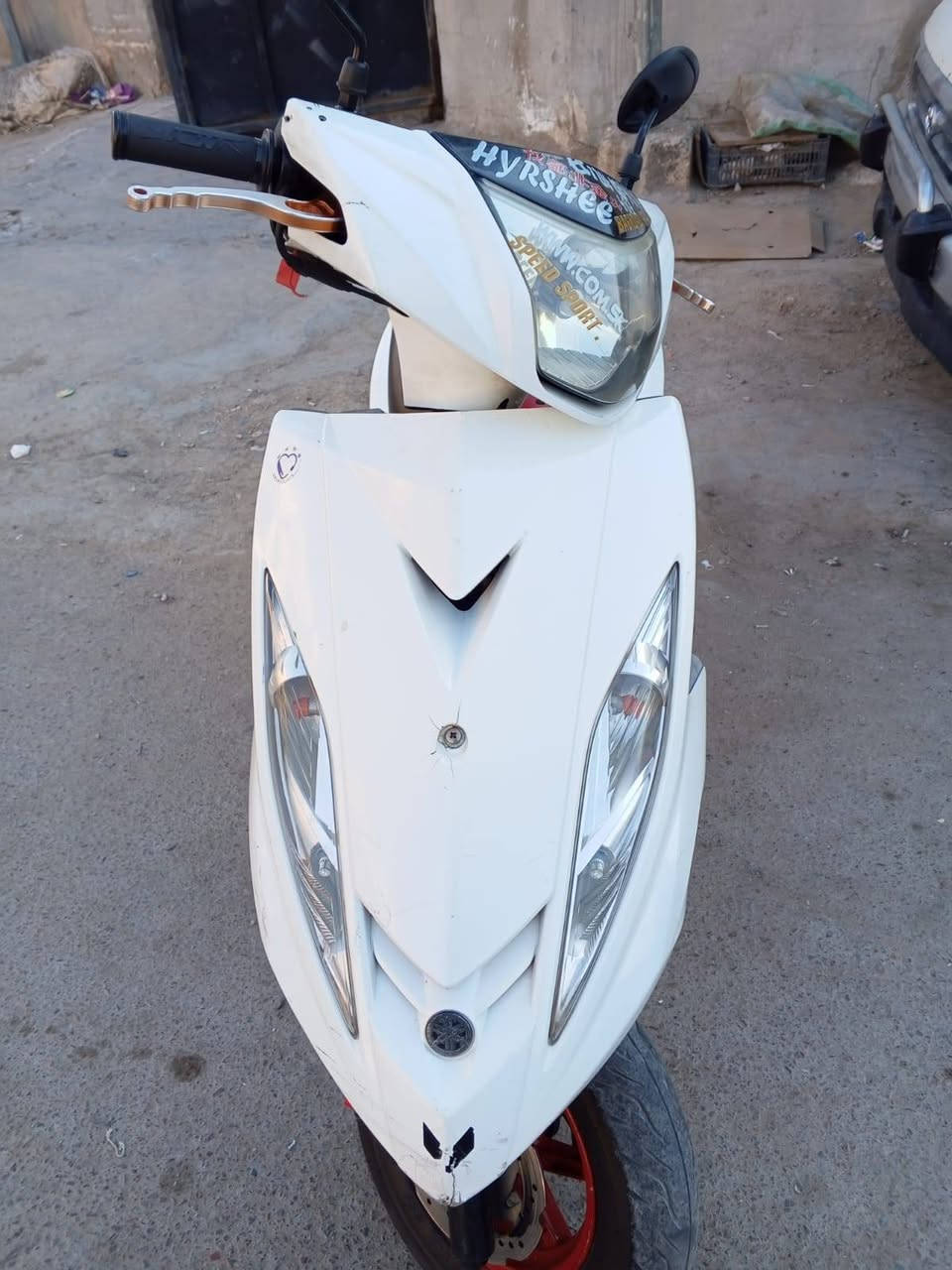 سلام عليكم دراجه جيتي ار   
كفرات بلادي ختم واحد  مكينه بلاديه لا تنقيص لا تخبر  
كهربائيات كلهه شغاله كيلو متر شغال. طوافه شغال 
طسه ناعمه. بيهه    عنوان الشعب   سعر. مليون وبيه مجال. 
***********
