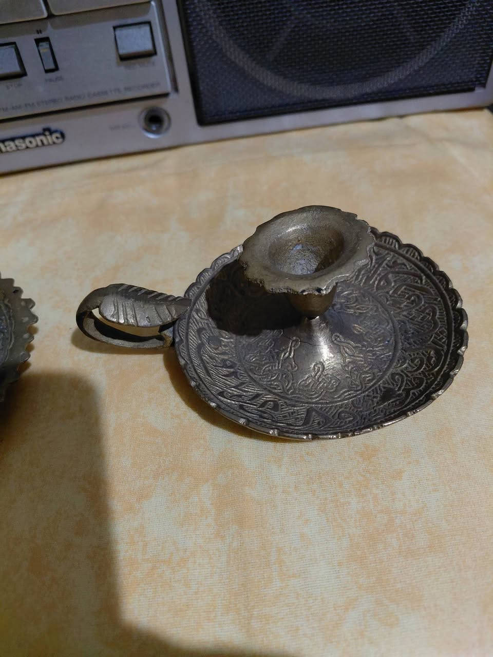 شمعدان نحاس عدد 3 مزخرفين بأشكال وكتابات رائعين
قطر 10 سم 
.ارتفاع .7.5. 4 سم
3 سوا ب 15 $


**إذا كنت صاحب هذا الإعلان وتريد حذفه لأي سبب، رجاءا أرسل رسالة إلى الدعم الفني**