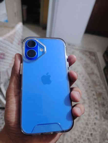 السلام عليكم 
فقط بيع بدون مراوس 

ايفون 16 العادي ذاكرة 128 بطارية 92
لون الازرق نظافة 100‎% بعدة جديد
نموذج M الاصلي بعدة داخل الضمان
كل ملحقاته موجودة الاصلية

السعر 960 وبي مجال بسيط حك الجية

العنوان بغداد البنوك
رقمي *********** بغداد
