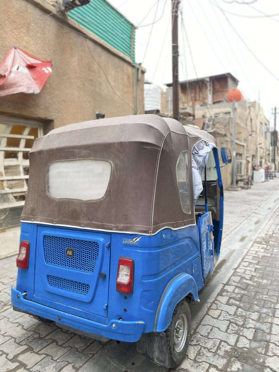 السلام عليكم تكتك 2023 للبيع مكينه مكفوله كشرها بيها ضربه باب المحرك امبدل ولبك لايت تعمر ع بارد التكتك خير من الله عنواني الزعفرانيه يم المركز مال شرطه تجي دكلبها وشتلكه نقص ينزل من سعرها 
السعر ٨ ملايين وربع 
الرقم : ***********
