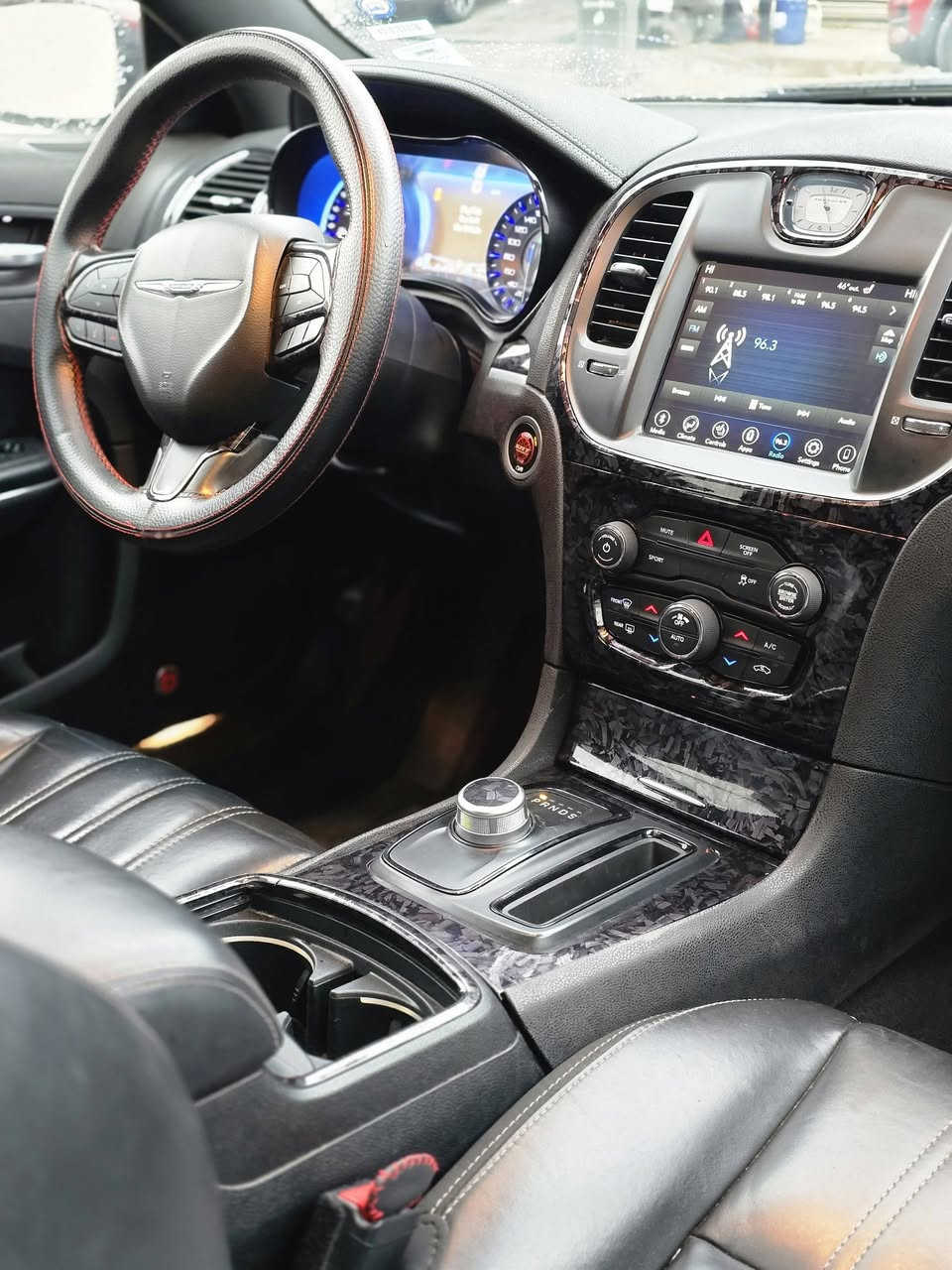 السلام عليكم الاخوان 
كرايسلر 300s 2018 ..
وارد كندي ماشية 86 مايل ..
سيارة مواصفات اس بلاد بجم عريض ..
شاشة كبير بانوراما تشغيل عن بعد كشنات هيتر 
كير محرك بشرط كفالة سيارة احلي من صور 
مكفولة كفالة عامة حتي دعاميات شرط عدا شبر بارد 
مكان سيارة اربيل ..
***********
