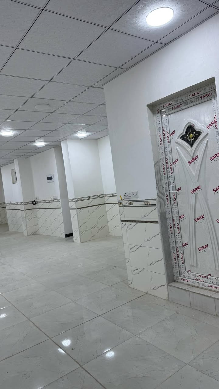 بناية للايجار بناء حديث 2025 غير مشغولة ٣ طوابق تصلح مجمع طبي او مكاتب او مركز تجميل مساحة الطابق الواحد 150متر مربع  كل طابق له مدخلين ويكون التقطيع حسب الطلب
 
العنوان العروبة الاولى قرب تقاطع الركن الذهبي مقابل جامع ابو الفضل العباس ..
للاستفسار ***********
